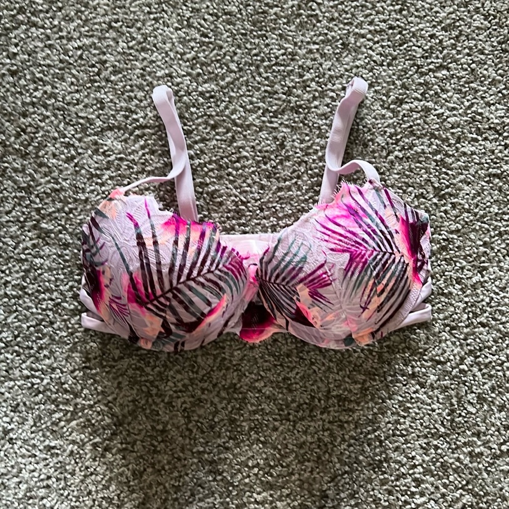 Victoria’s Secret Bra, Size 34DD